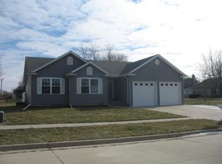 14 Delmar Dr, Clinton, IL 61727