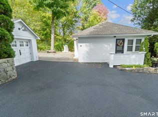 215 Mamanasco Rd UNIT 215, Ridgefield, CT 06877