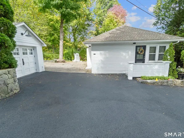 215 Mamanasco Road #215, Ridgefield, CT 06877