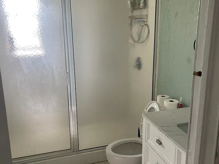 200 Palm Ave E — Photo 10