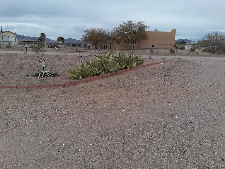 2nd entrance to circle drive