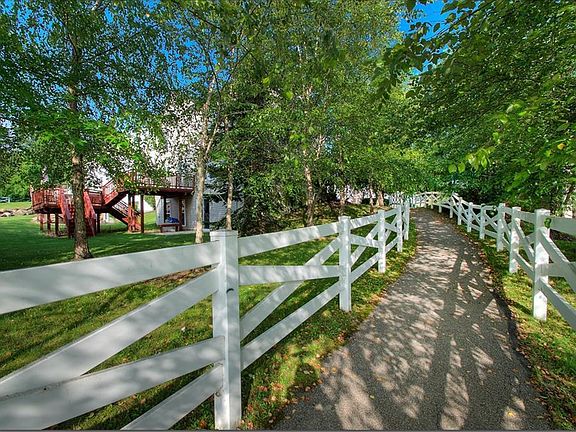 4th image of 544 Canterbury Ln