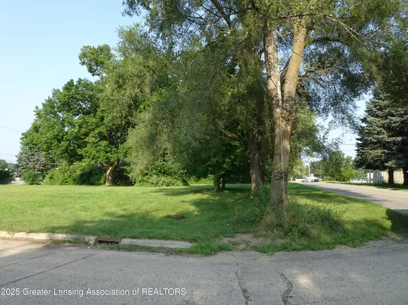 10980 S M 52, Perry, MI 48872