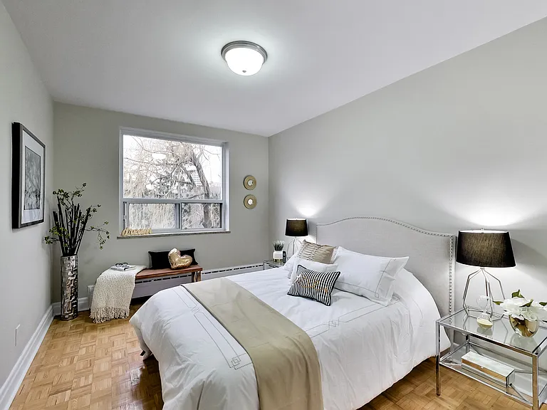 42 Glen Elm Ave #206 — Photo 41