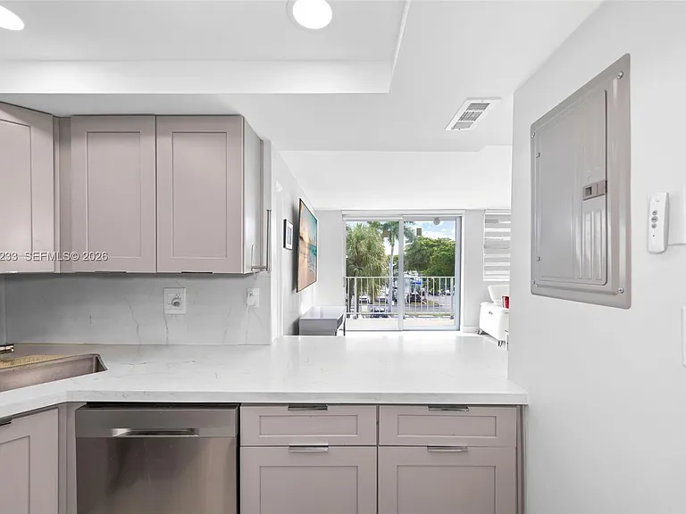 16546 NE 26th Ave #3J — Photo 17