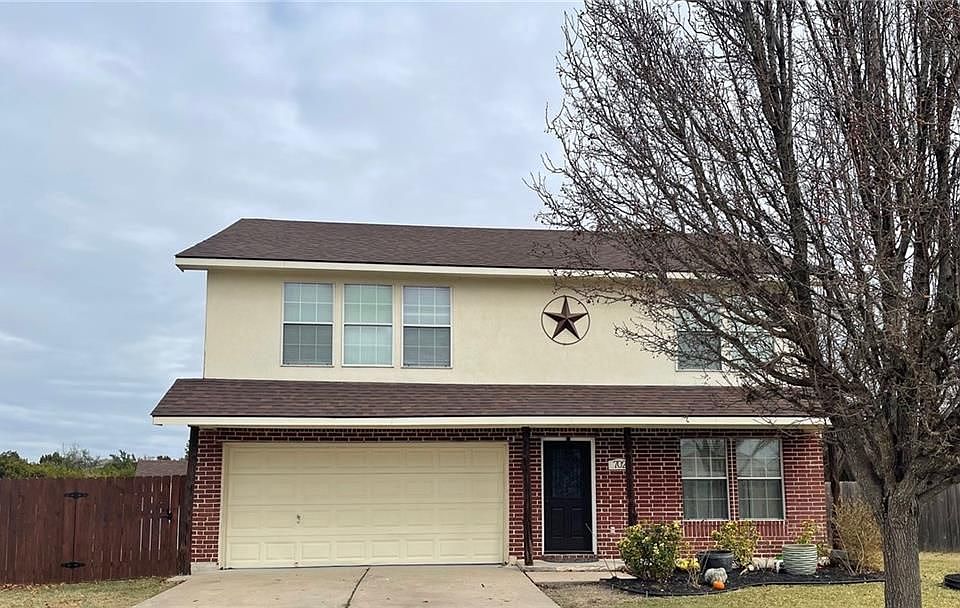 1st image of 702 Honeysuckle Dr