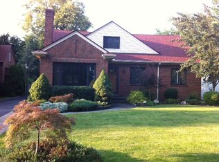 19000 Rockcliff Dr, Rocky River, OH 44116