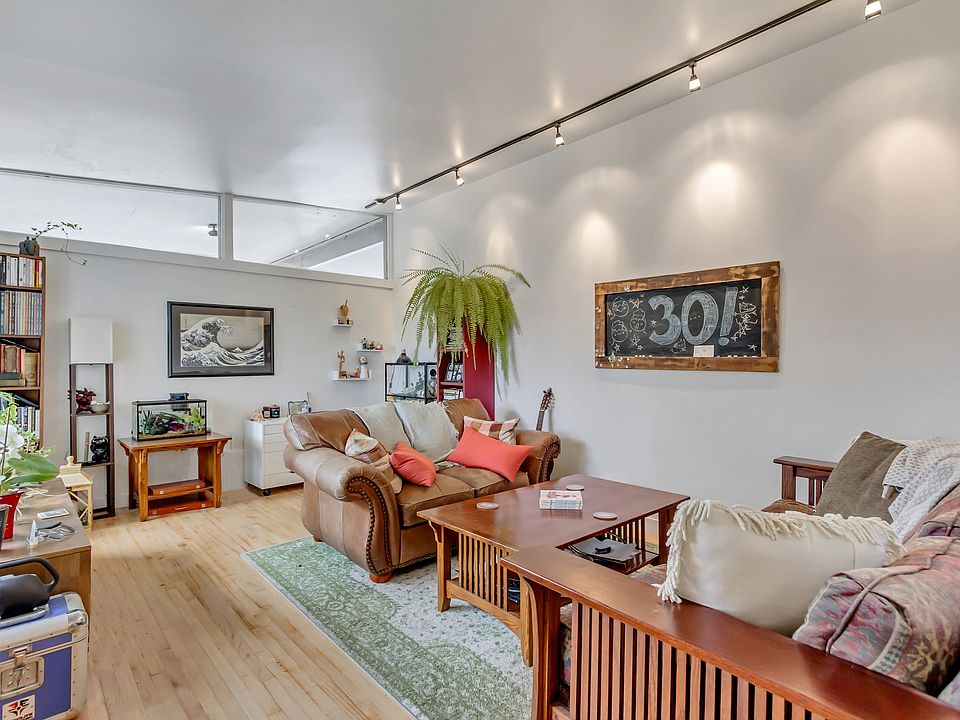 1st image of 2024 E Fardown Ave