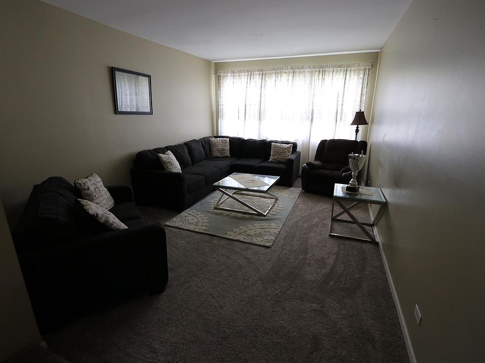 1st image of 1121 Londonberry Ln