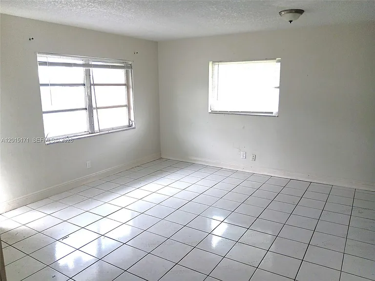 7004 NW 67th Ave — Photo 6