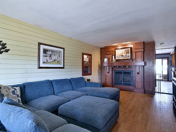 3rd image of 607 S Cedar Ave