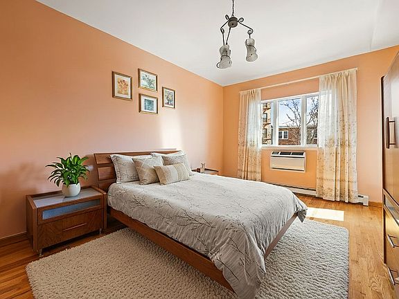 4th image of 1440 W 4th St APT 3C