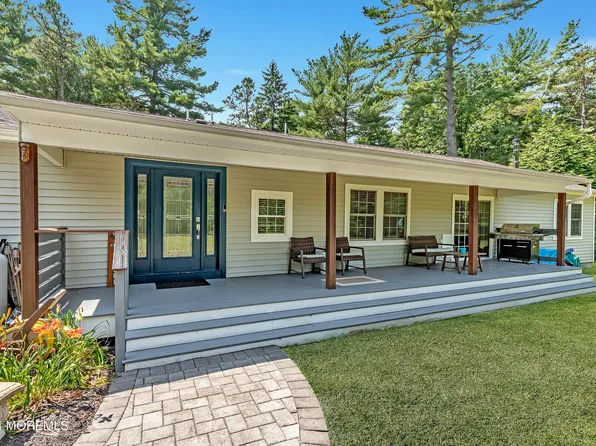 29 Pineoaka Road, Jackson, NJ 08527