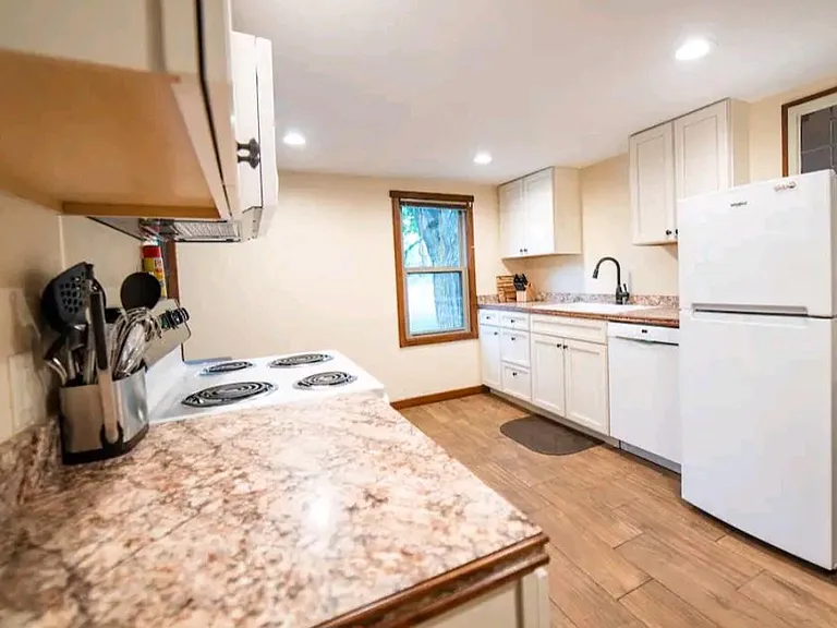 9815 E Cherry Bend Rd — Photo 7