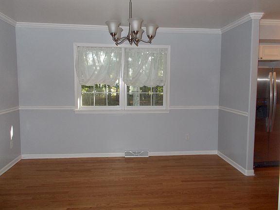 5th image of 663 Clifton Dr