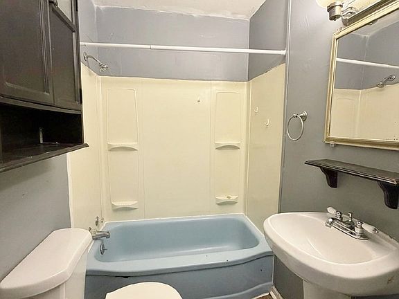 5th image of 609 W Patterson St