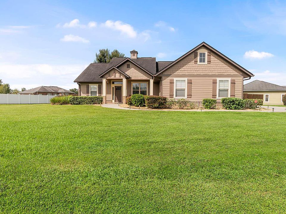 1st image of 254 SW Buttercup Dr