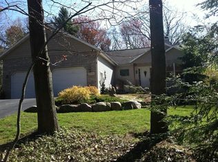 1336 N Lendale Rd, Ludington, MI 49431