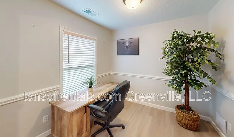 2212 Davenport Ct — Photo 11