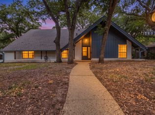 1801 Green Oaks Dr, Irving, TX 75061