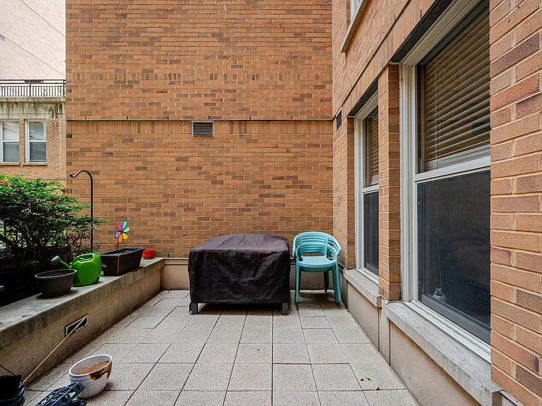 915 E St NW #317 — Photo 16