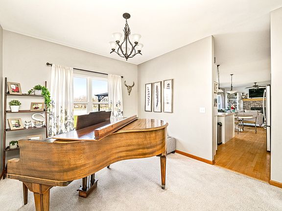 5th image of 1006 Bayberry Ct