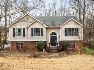 4710 Wheeler Creek Dr, Hoschton, GA 30548