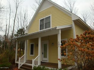 101 W Shore Ct, Douglas, MI 49406