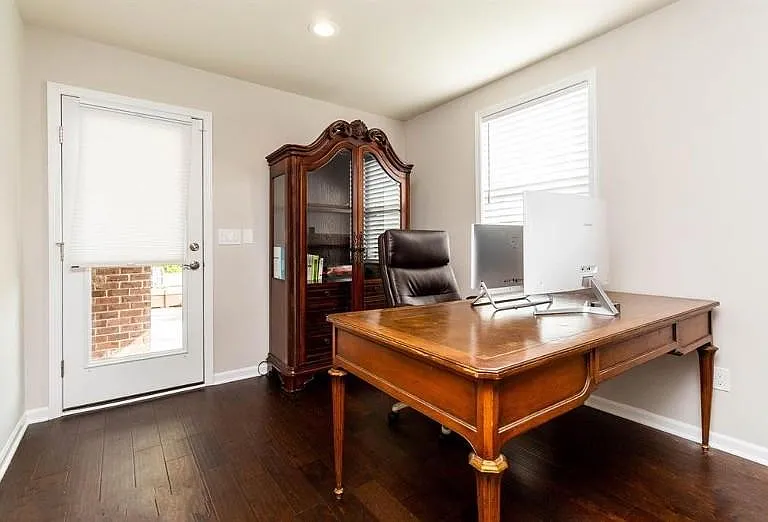 1127 Longspur Blvd — Photo 31
