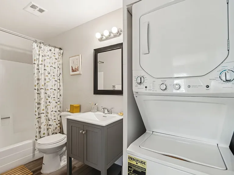 Aqua Apartments — Photo 22