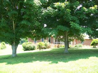 404 Knob Hill Private Dr, Blountville, TN 37617