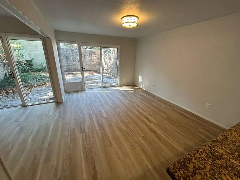 1817 Pueblo Pl #C — Photo 11