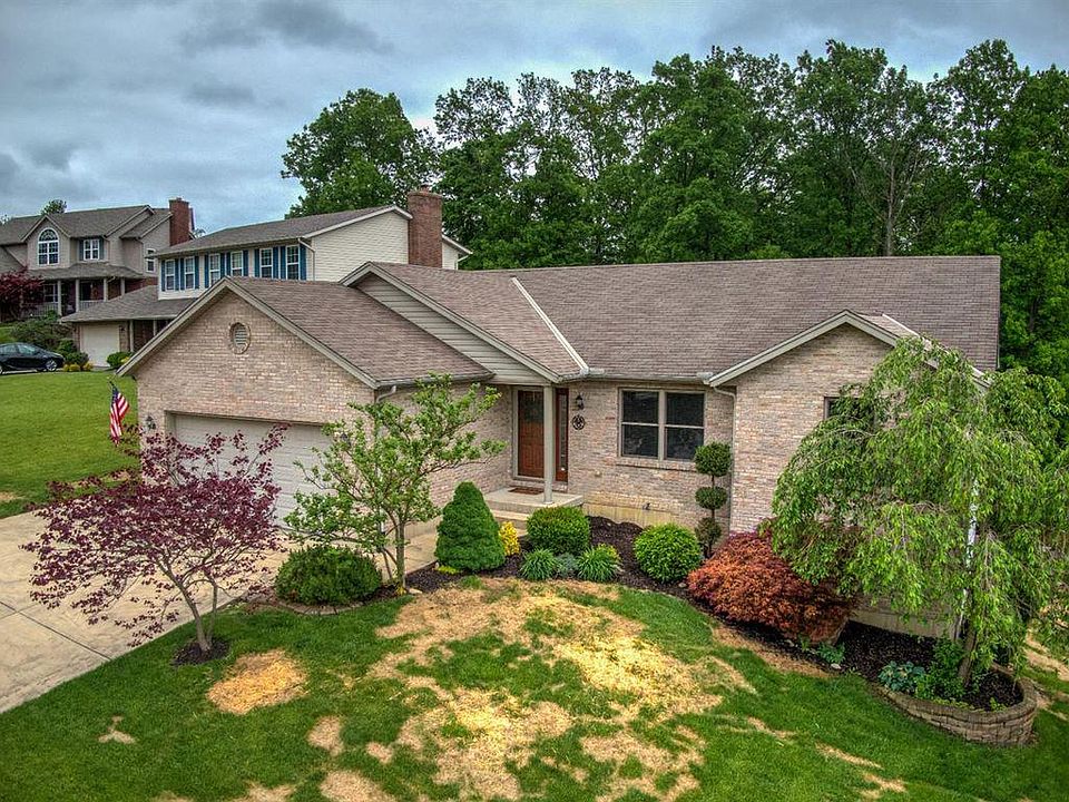 1st image of 450 Dexter Ct