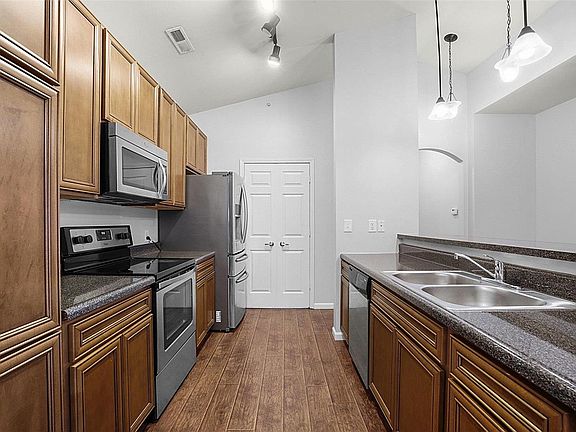 4th image of 25 Kassebaum Ln APT 300