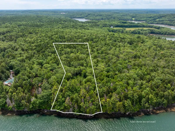 205 Steves Road, Boothbay, ME 04537