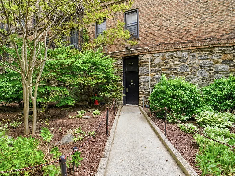 762 Brady Ave #BASEMENT — Photo 9