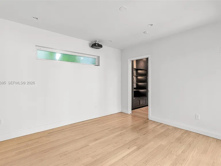 776 NE 74th St — Photo 25