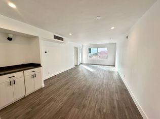 117 N Hamilton Dr APT 301, Beverly Hills, CA 90211