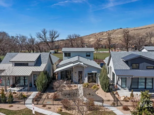 2632 S Shadywood Ln, Boise, ID 83716