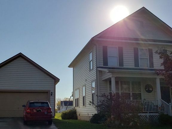 3rd image of 210 Baptiste Ave Unit 3