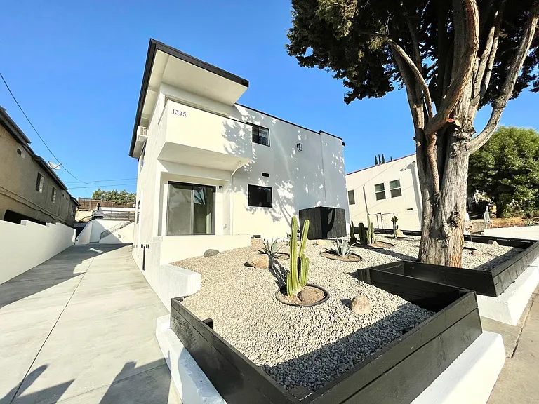 1335 Colorado Blvd #1 — Photo 2