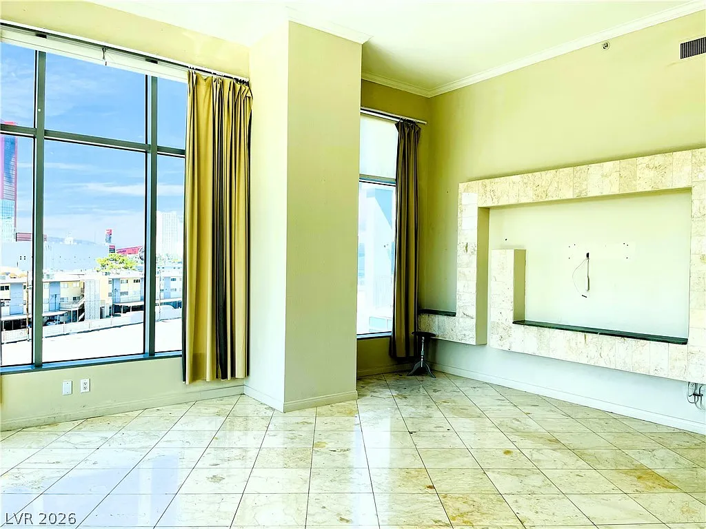 3 bed, 3.0 bath, 2377 sqft, $4,200 — Photo 4
