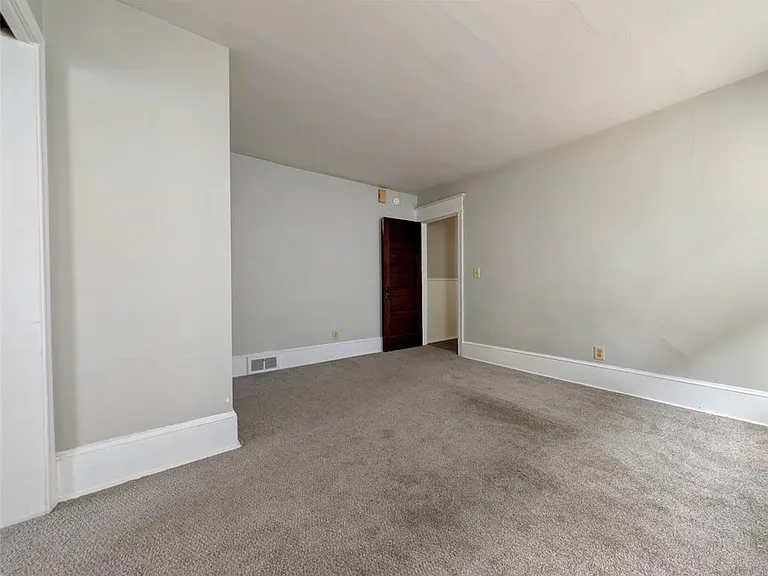 1083 Main St #1 — Photo 12