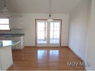 4th image of 121 Woodridge Dr
