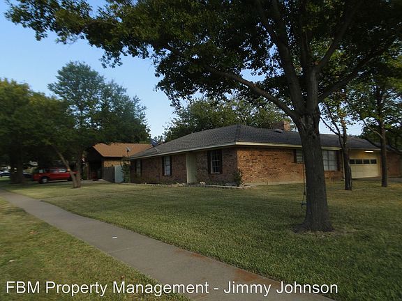 2nd image of 2809 Linda Dr