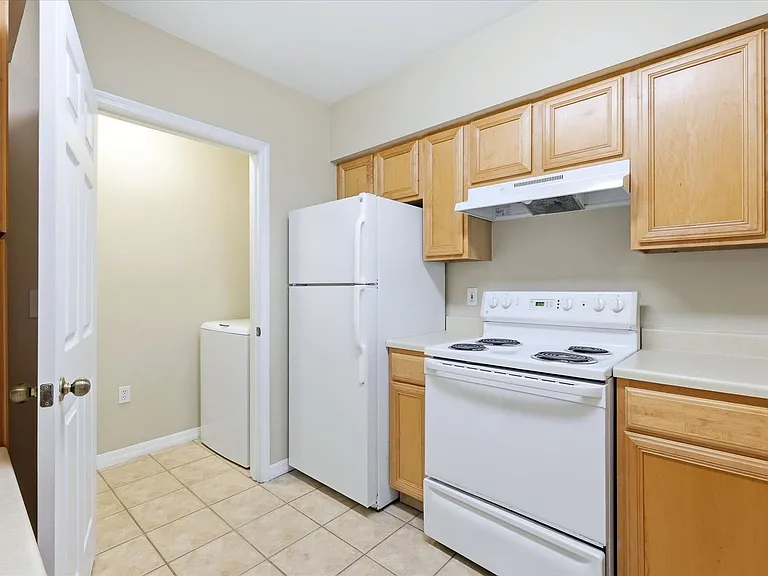 1015 Villagio Cir #202 — Photo 15