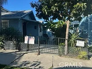 852 W 18th B Bay #B Photo 1
