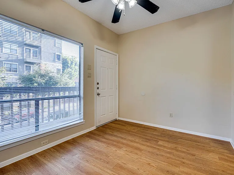 2210 Pearl St #203 — Photo 8