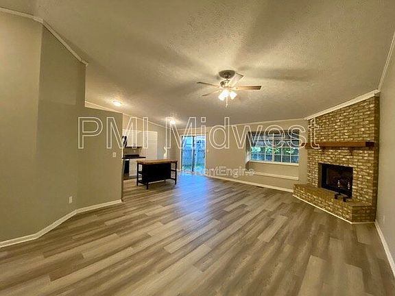 3rd image of 1542 Creekside Ln