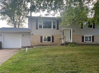 2948 N Prior Rd, Akron, OH 44319